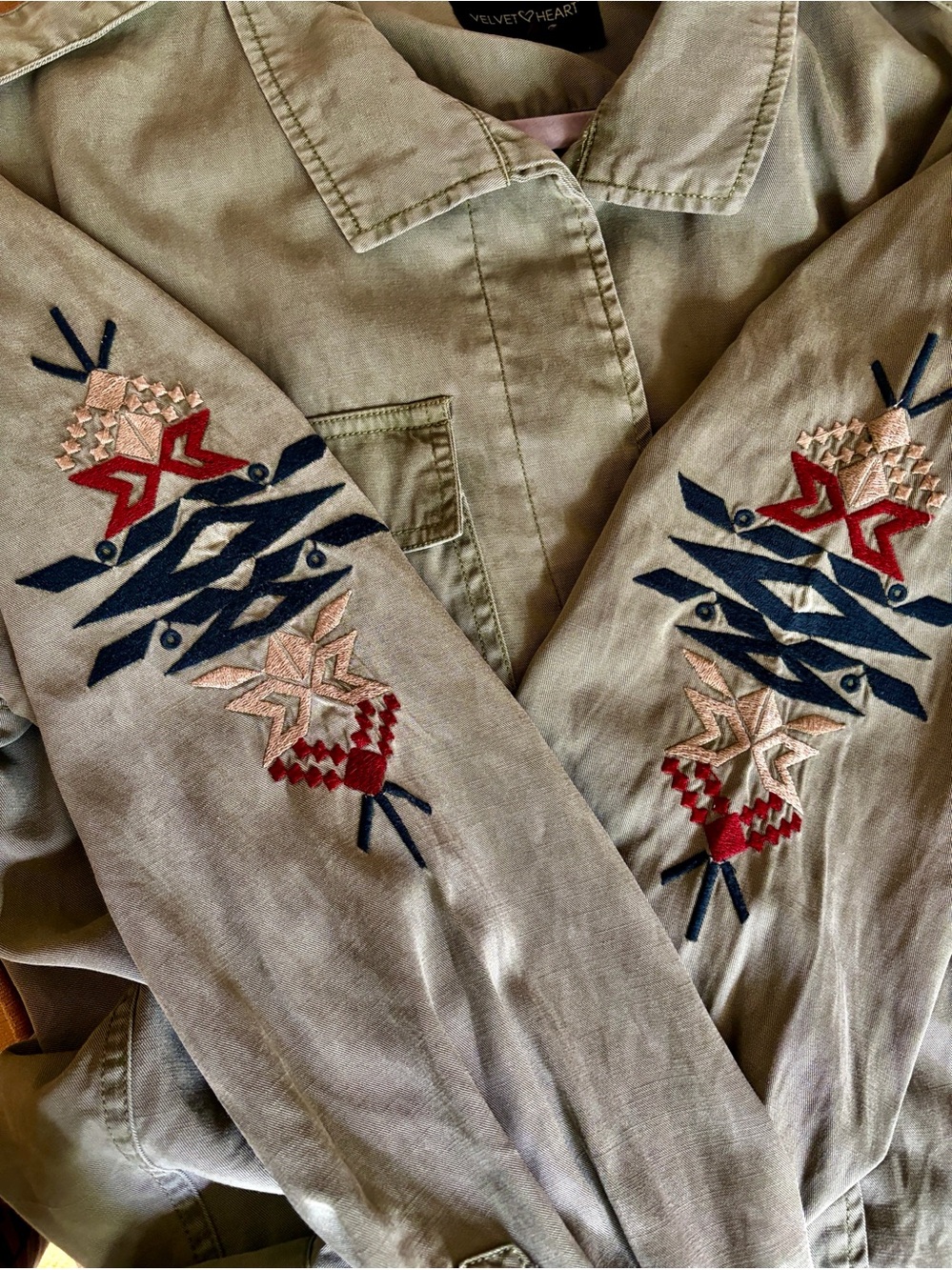 NEW Velvet Heart Army Green Military Shacket/Shirt Embroidered Tribal Motif XL - Picture 5 of 8